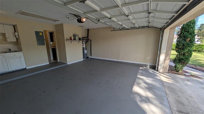 Building Photo - 840 Lake Jackson Cir