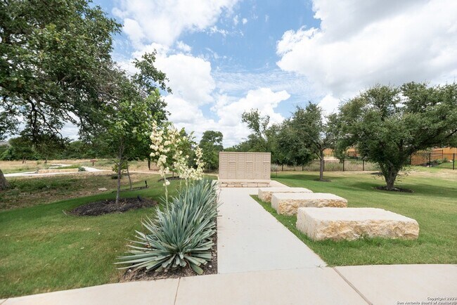 Building Photo - 1609 Ranch House