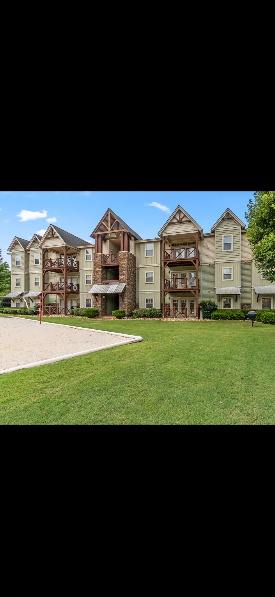 Building Photo - 203 Kelly Rd