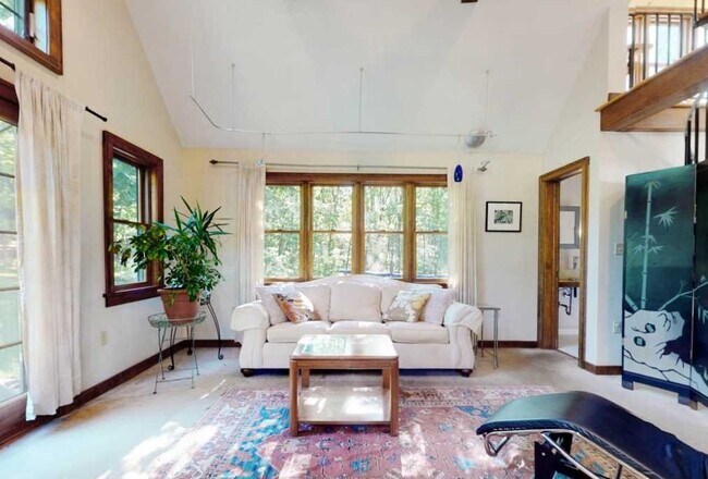 Building Photo - 74 Hilltop Rd