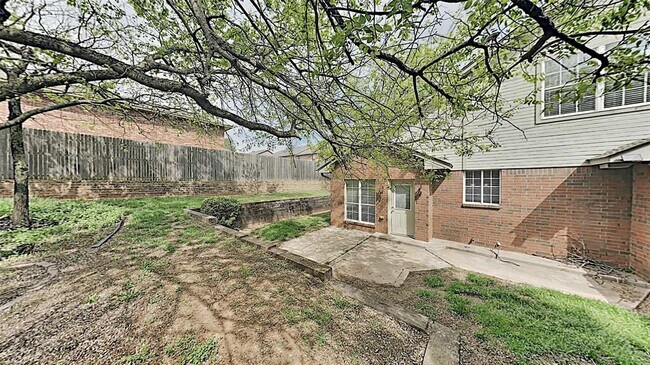 Building Photo - 605 Knights Bridge Rd