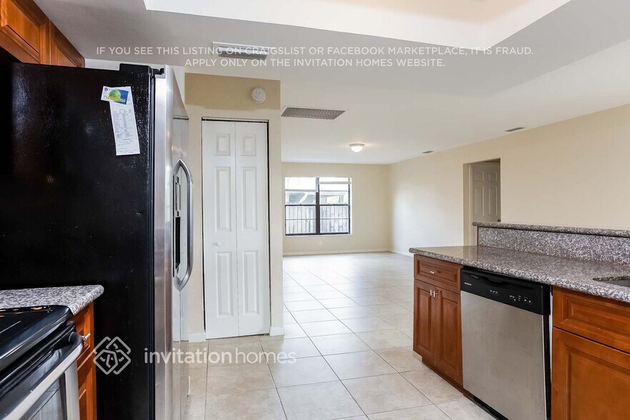 Building Photo - 782 Ryanwood Dr