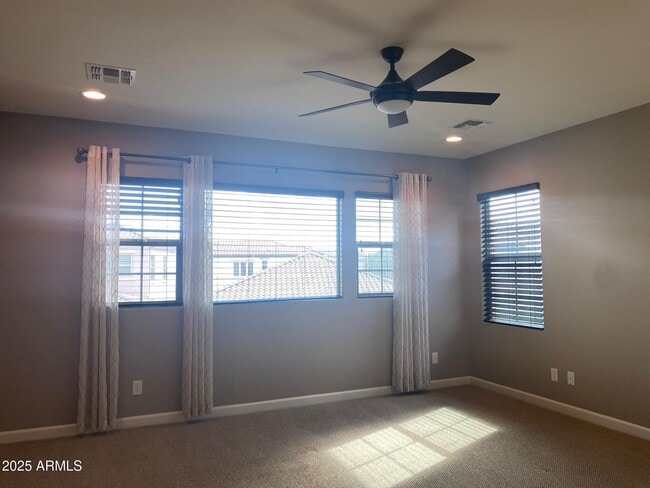 Building Photo - 1945 W Yellowstone Way