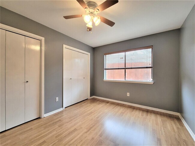 Building Photo - 13122 Waldemere Dr