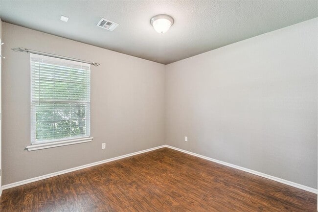 Building Photo - 4508 Applegate Dr