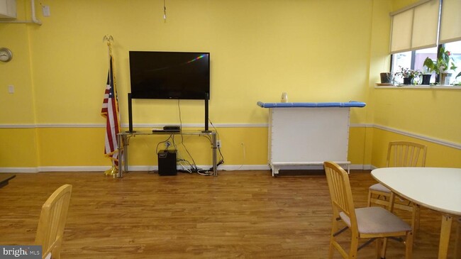 Building Photo - 7600 Roosevelt Blvd