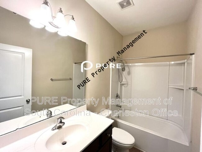 Building Photo - 2901 Penobscot Dr