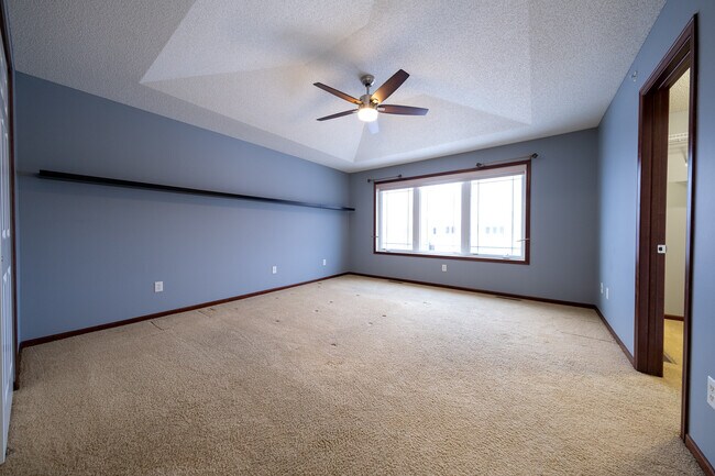 Building Photo - 5128 Yuma Ln N