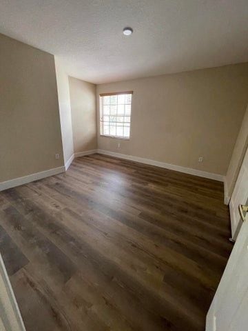 Building Photo - 9074 Dupont Pl