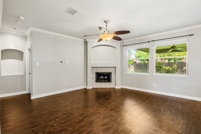 Building Photo - 2305 Orchid Dr