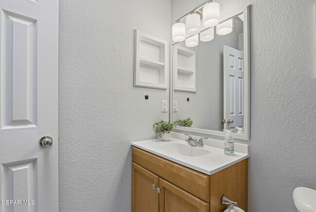 Building Photo - 14181 Tierra Halcon Dr