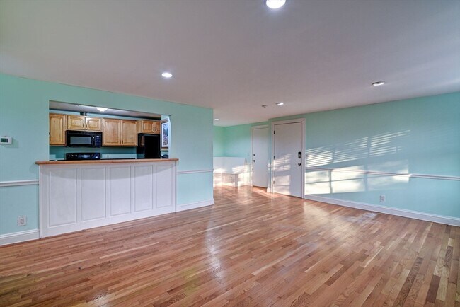 Building Photo - 3 Tara Dr