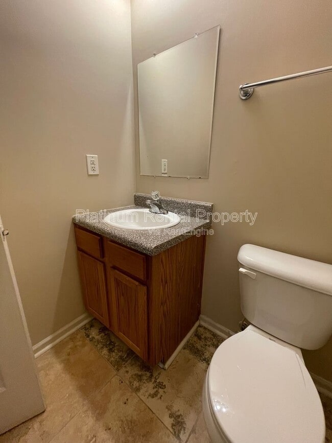 Building Photo - 1740 Spring Hill Cove