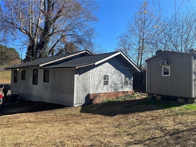 Building Photo - 2230 Palm St