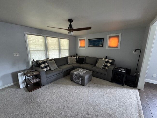 Building Photo - 1303 E Thirteen Mile Rd