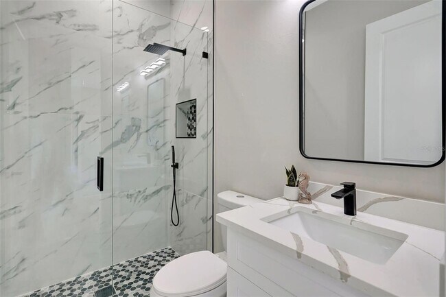 Building Photo - 212 Fairway Rd