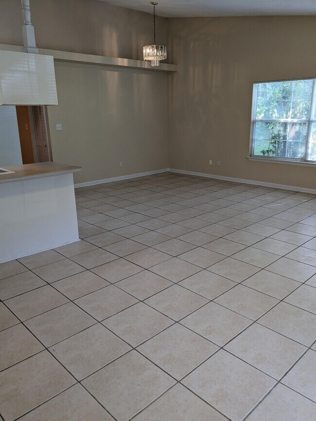 Building Photo - 3412 Daylily Ln