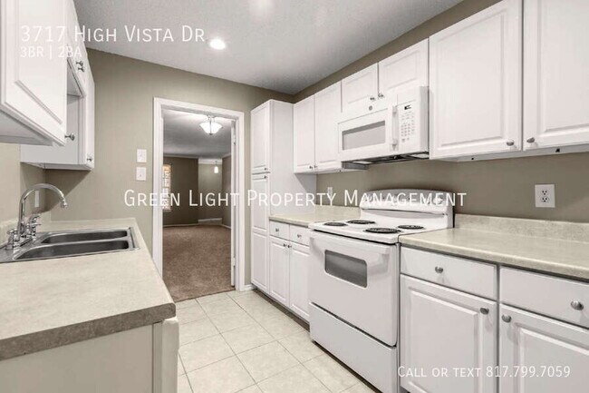 Building Photo - 3717 High Vista Dr