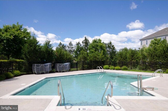 Building Photo - 921 Timberlake Dr