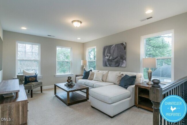 Building Photo - 2527 Reynolds Dr