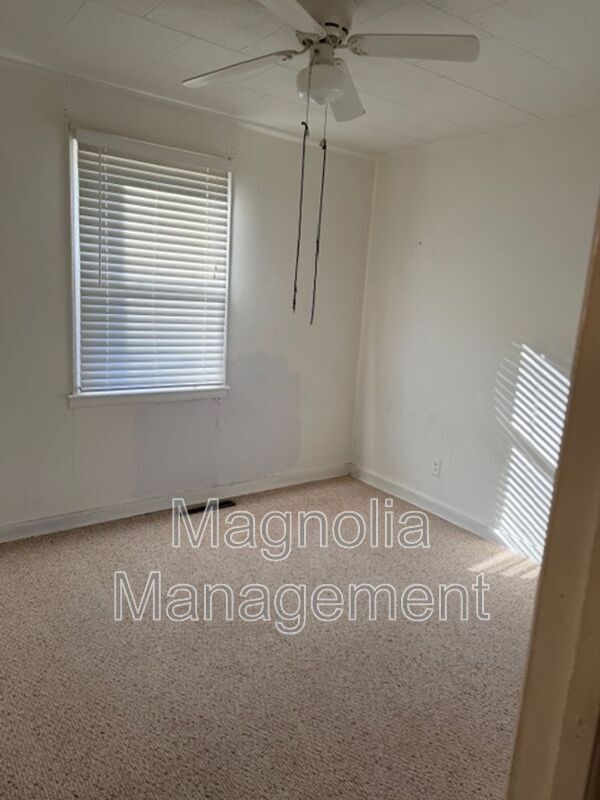 Building Photo - 2036 Raleigh Rd