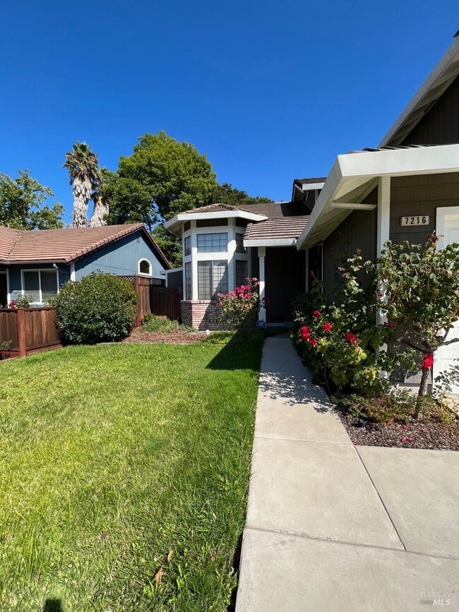 Building Photo - 7216 Roxanne Ln