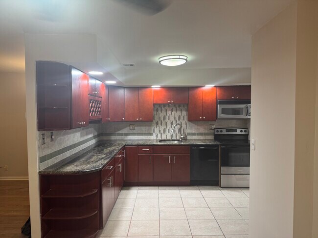Primary Photo - 4000 Gypsy Ln