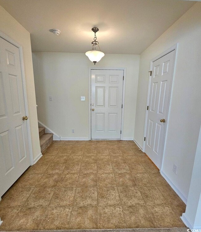 Building Photo - 338 Junco Cir