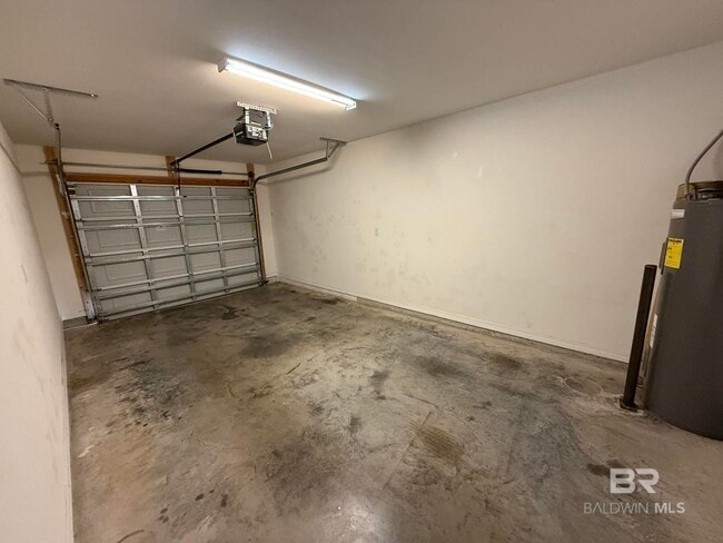 Building Photo - 912 Sentinel Cir