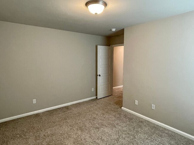 Building Photo - Beautiful 4 bed 3 bath in Deer Creek Schools!