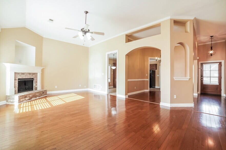 Building Photo - 2733 Graystone Dr