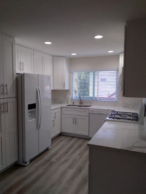 Building Photo - 9808 Shirley Gardens Dr