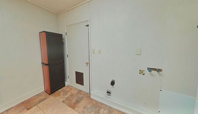 Building Photo - 6125 Carr Rd