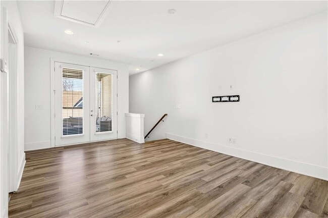 Building Photo - 1338 Booth Ave NW