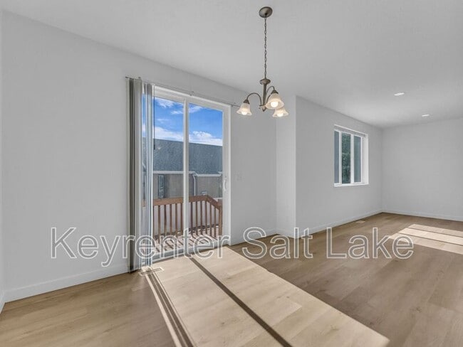 Building Photo - 8729 Park Slope Ln