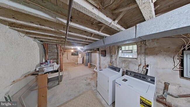 Building Photo - 2629 S Rosewood St
