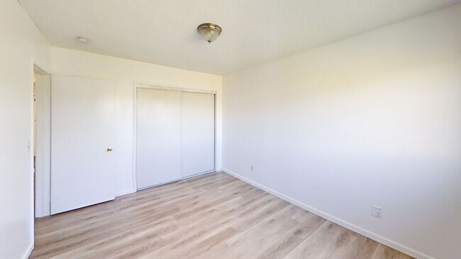 Building Photo - 1481 E Jacinto View Rd