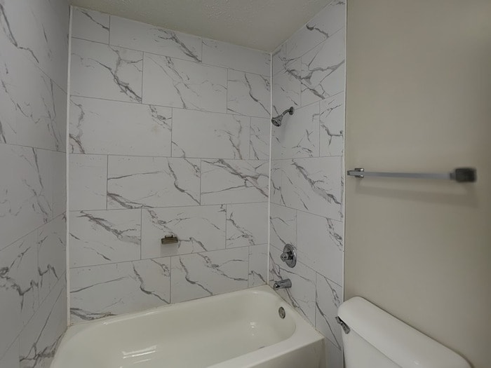 Building Photo - 323 Hillendale Dr