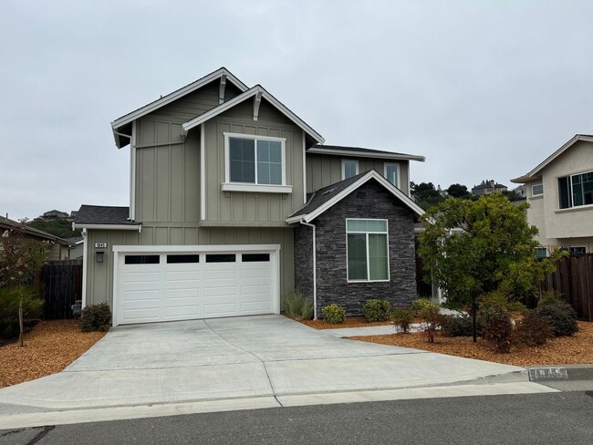 Building Photo - Fountaingrove 4 bedroom beauty