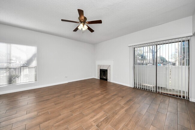 Building Photo - 3750 Tanglewilde St