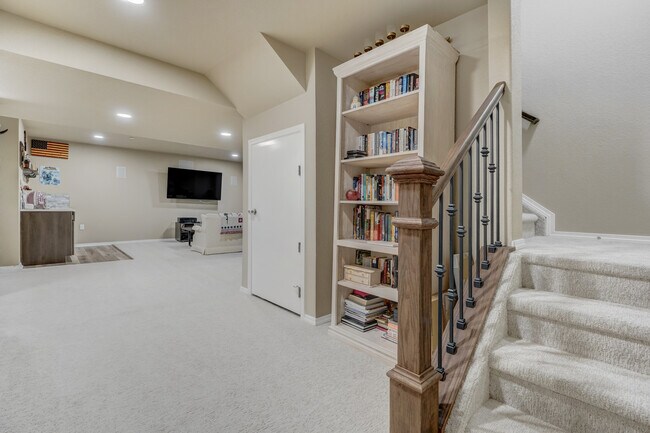 Building Photo - 7143 Jagged Rock Cir