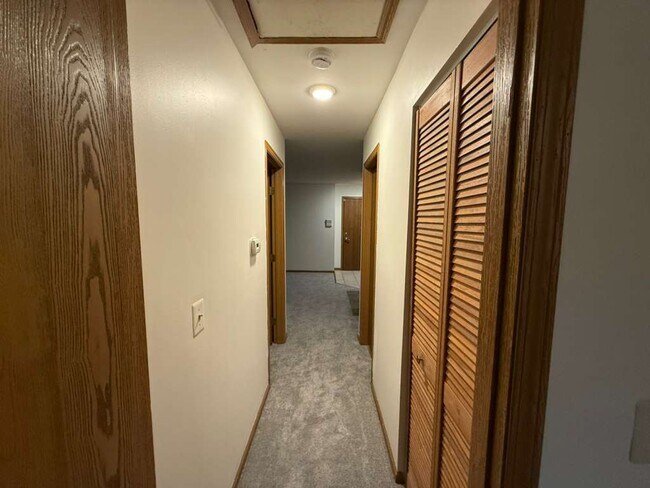 Building Photo - 320 Newport Ln