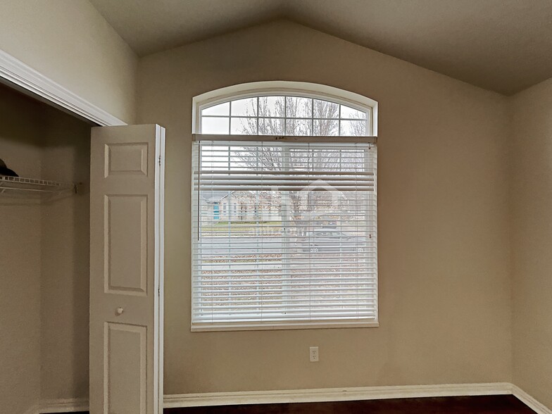Building Photo - 2098 Blossom St