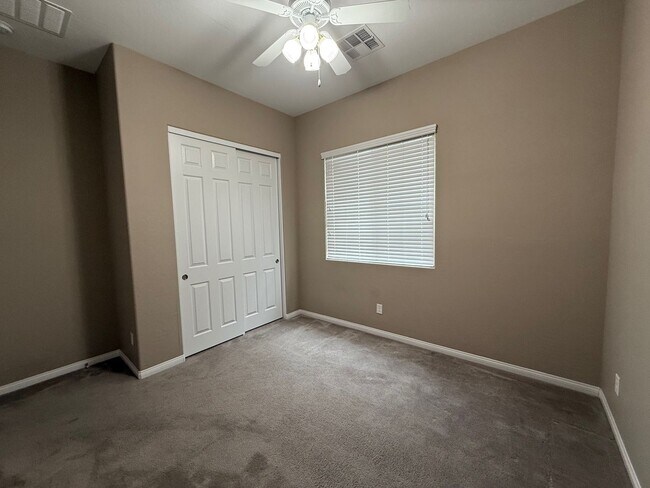 Building Photo - SINGLE STORY 3 BEDROOM HOME IN PROVIDENCE