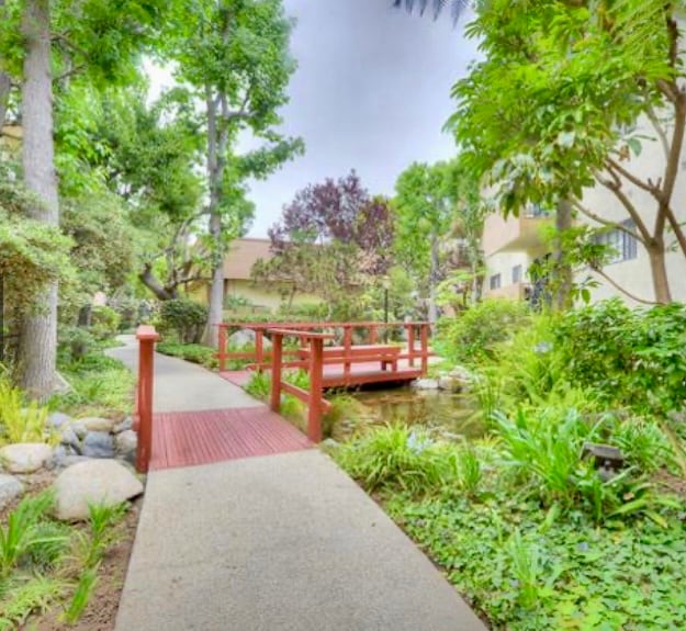 Building Photo - 5000 S Centinela Ave