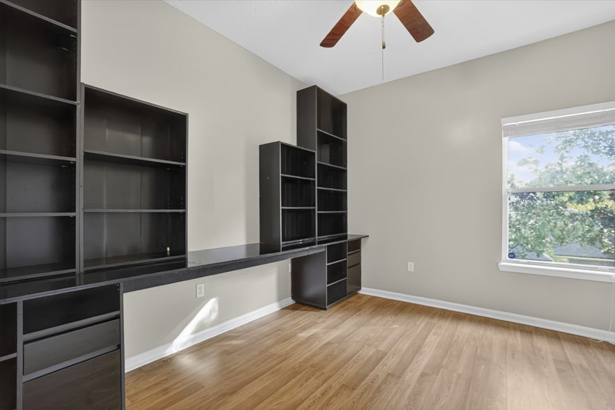 Building Photo - 1601 Majestic View Ln