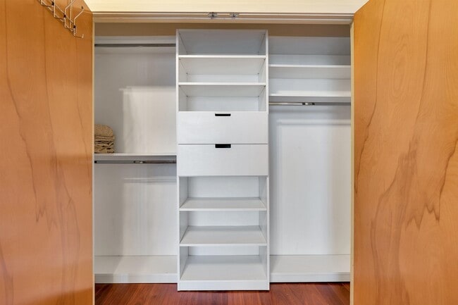 Building Photo - 689 Marin Blvd