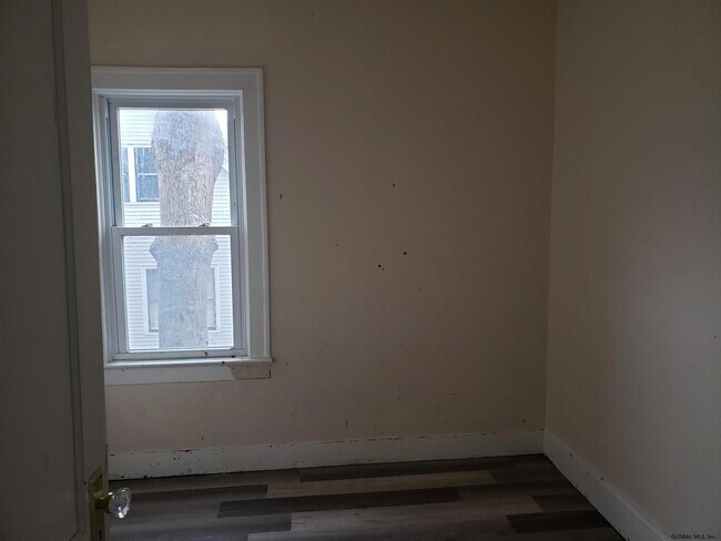 Building Photo - 3 Bogart Terrace