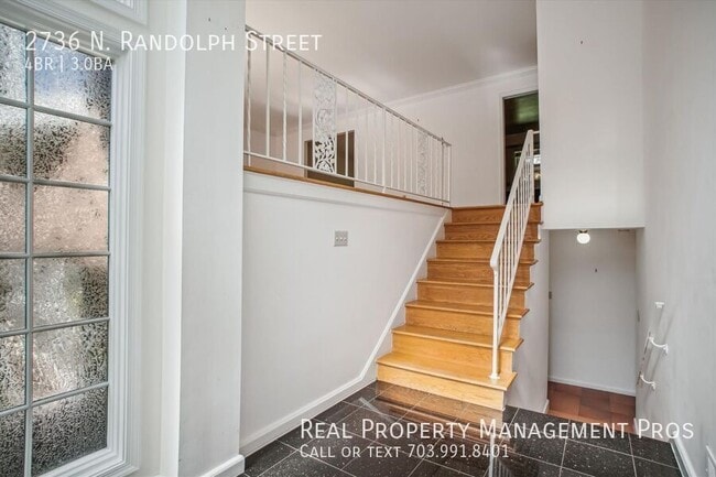 Building Photo - 2736 N Randolph St