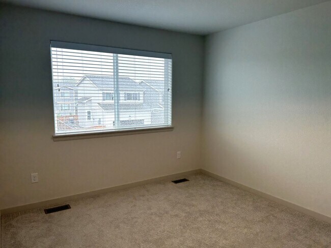 Building Photo - Spacious 3-Bedroom Berthoud Home – Available Now